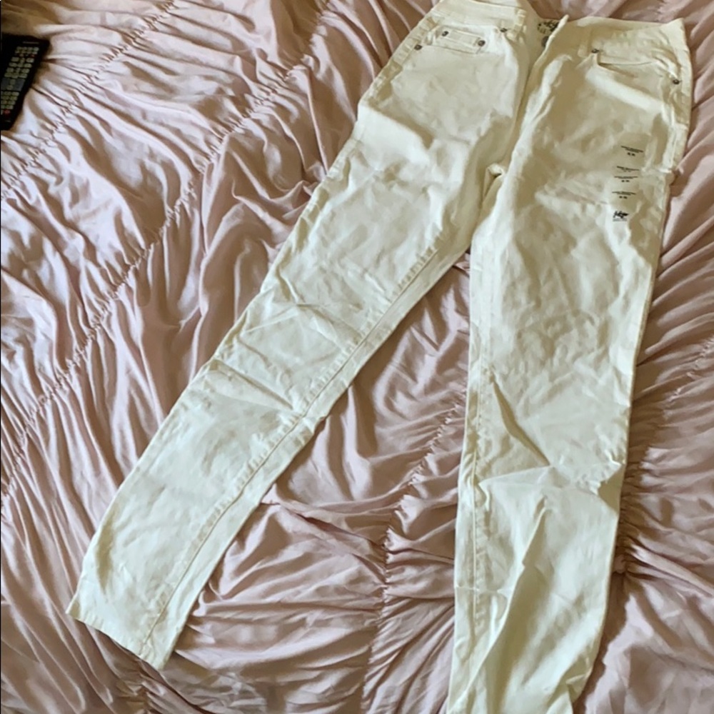 White jeans never worn
